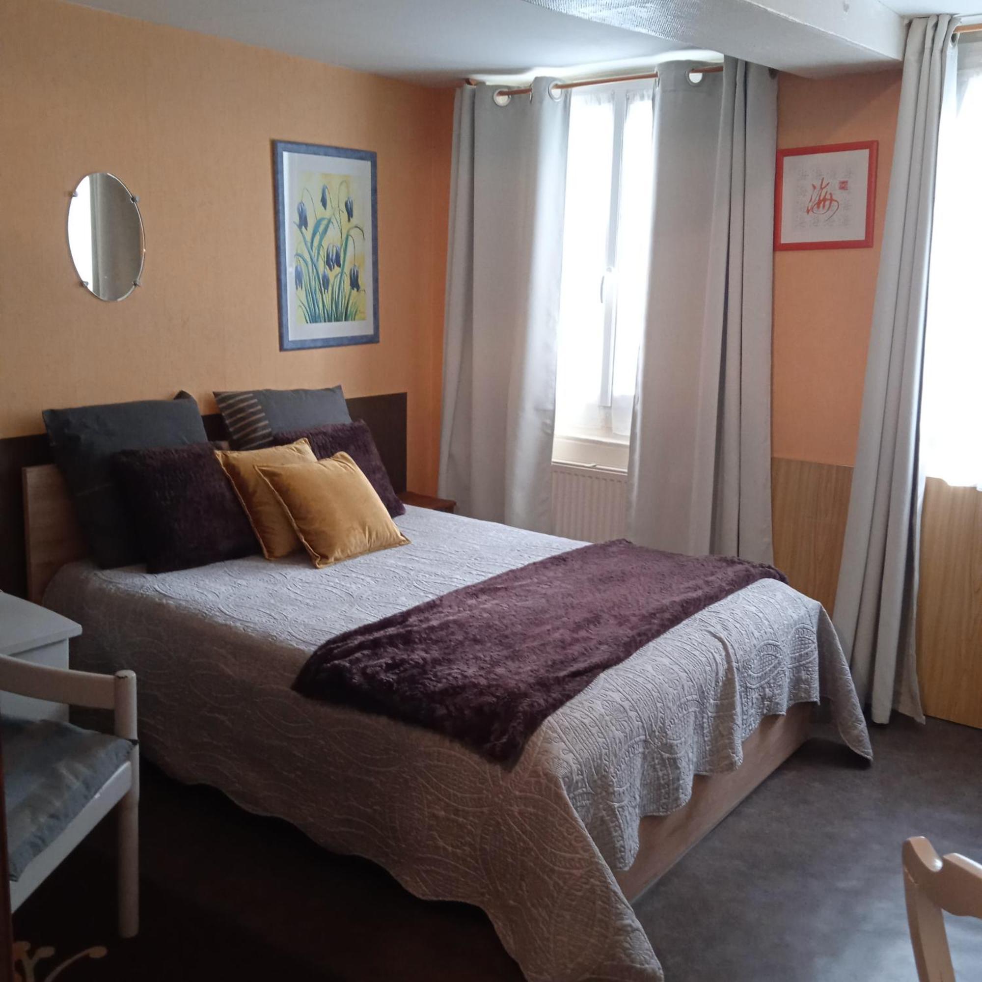 Chambre Dans Le Centre Historique Pont-Audemer Ruang foto